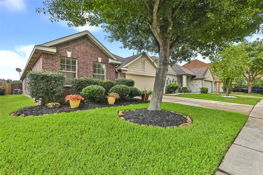 6030 Sandy Creek Drive, Baytown, TX 77523 - #2