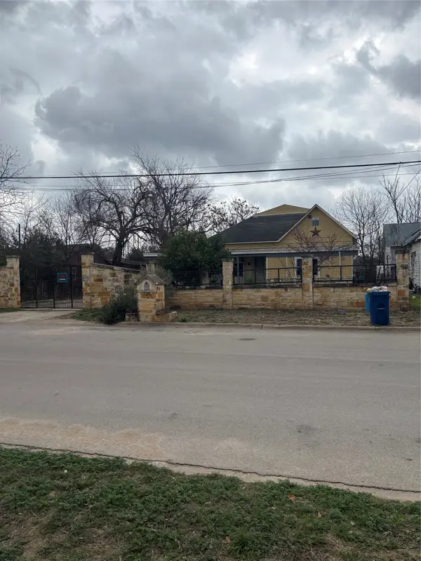 725 Swigert Avenue, Kerrville, TX 78028
