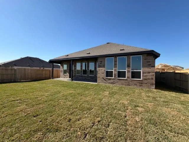 8207 Holly Blue Drive, Rosharon, TX 77583 - Image #2