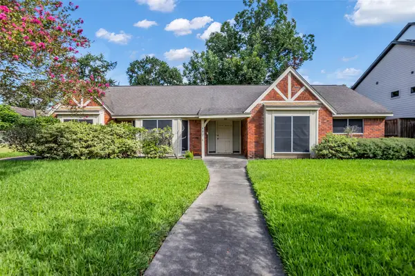 5006 Yarwell Drive, Houston, TX 77096