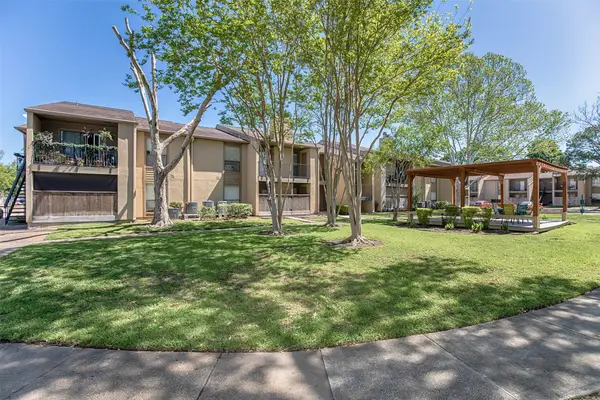 3300 Pebblebrook Drive #36, Seabrook, TX 77586