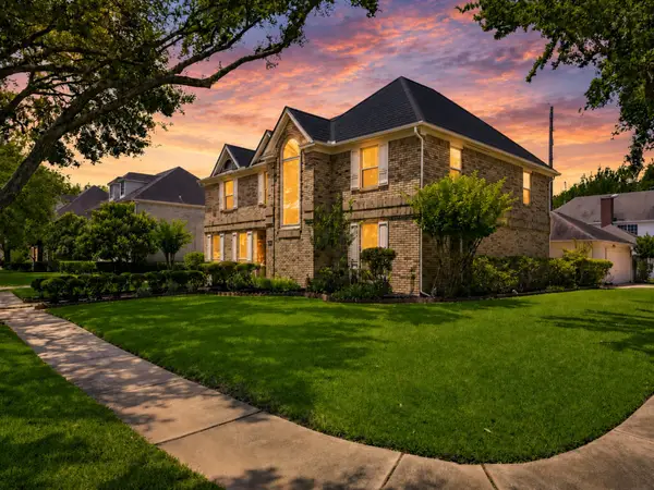 906 Venice Street, Sugar Land, TX 77478