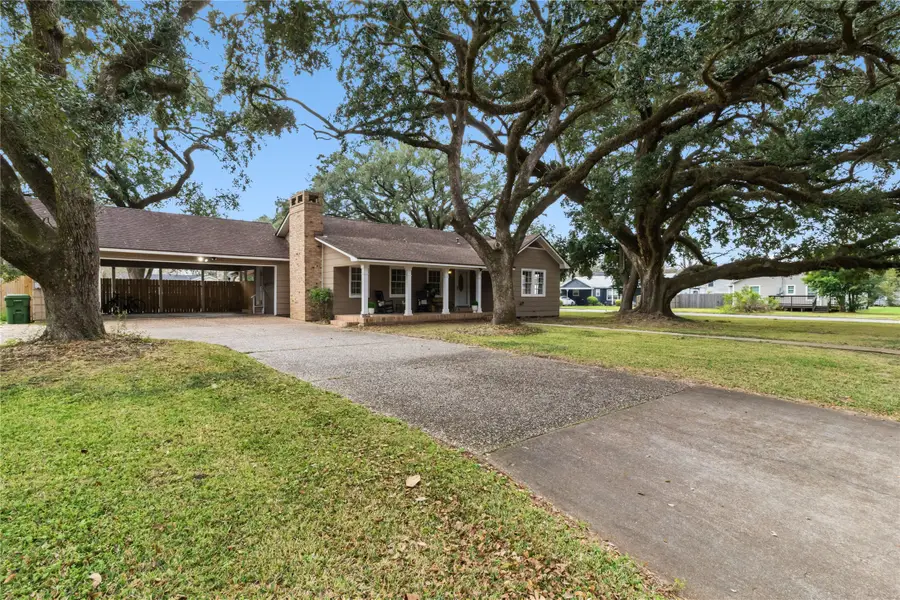 1902 Edgewood Street, Liberty, TX 77575 - Image #2