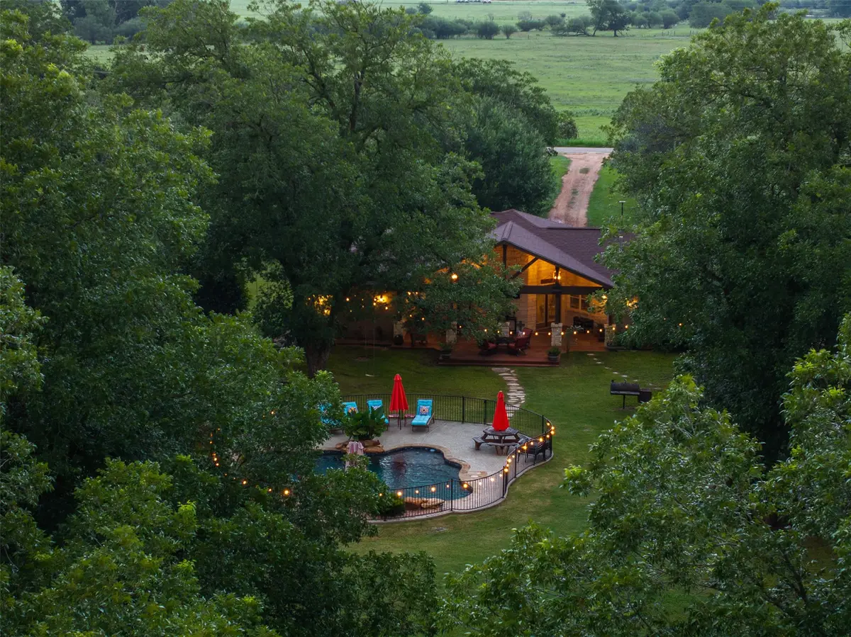 194 2 Mile Lane, Smithville, TX 78957 - Image #1