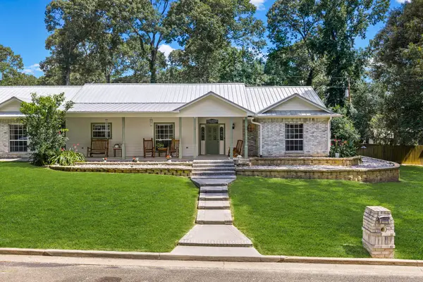 302 Post Oak Street, Livingston, TX 77351