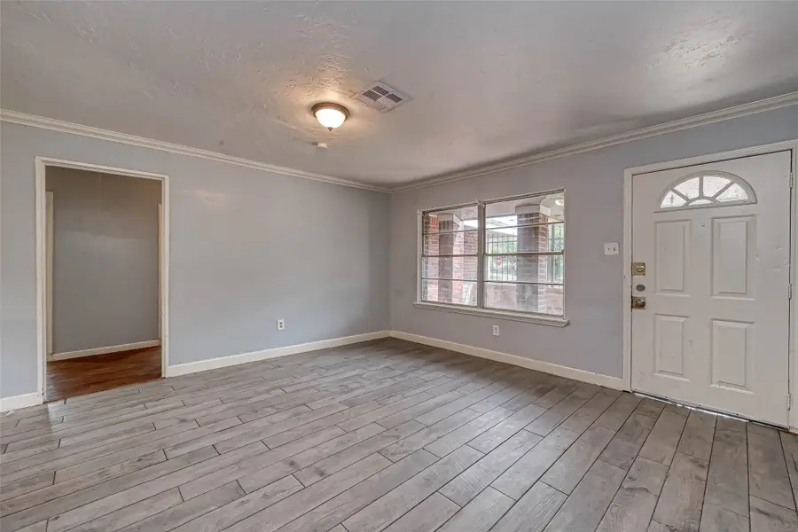 5431 Willow Glen Drive, Houston, TX 77033 - #3
