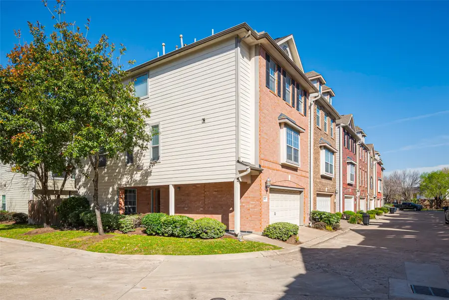 3426 Skyline Village Drive, Houston, TX 77057 - #3