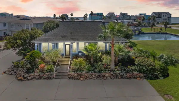 323 Tiki Drive, Tiki Island, TX 77554