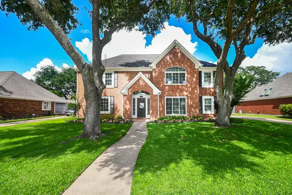 3814 Saint Michaels Court, Sugar Land, TX 77479