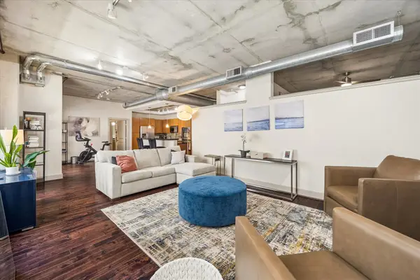 1901 Post Oak Boulevard #303, Houston, TX 77056