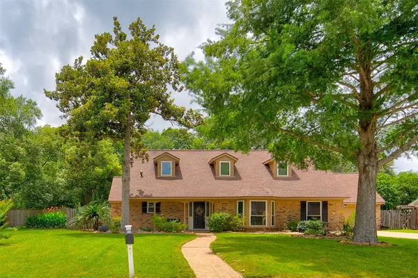 5109 Oak Court, Dickinson, TX 77539