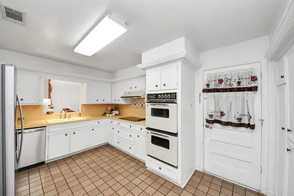 6523 Oakland Hills Drive, Houston, TX 77069