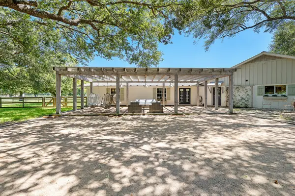 3042A Poskey Road, Anahuac, TX 77514