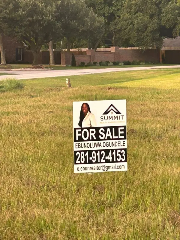 35 Tx-288, Angleton, TX 77515