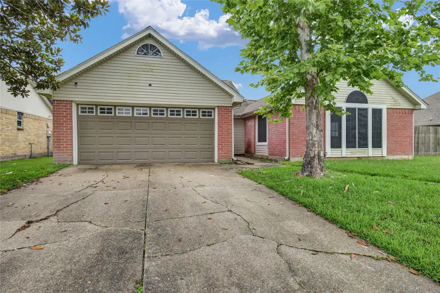 3 Chuckwagon Court, Angleton, TX 77515 - #2