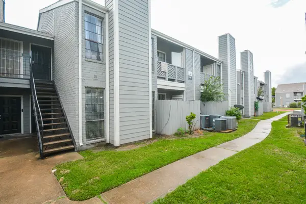 12500 Sandpiper Drive #13, Houston, TX 77035