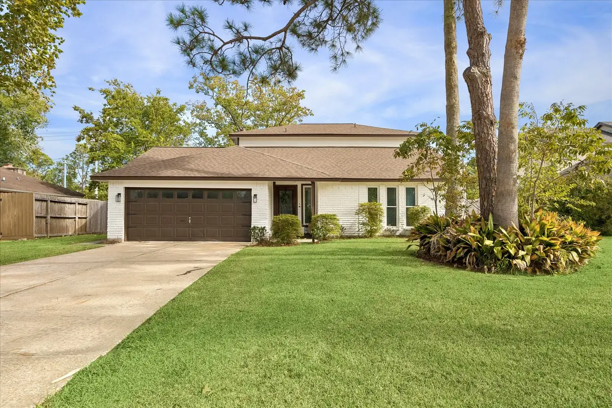414 Westwood Drive, Friendswood, TX 77546 - #1