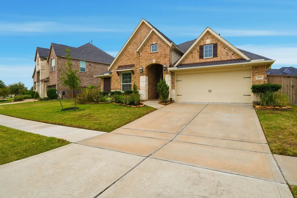 14051 Dunsmore Landing Drive, Houston, TX 77059 - Image #1