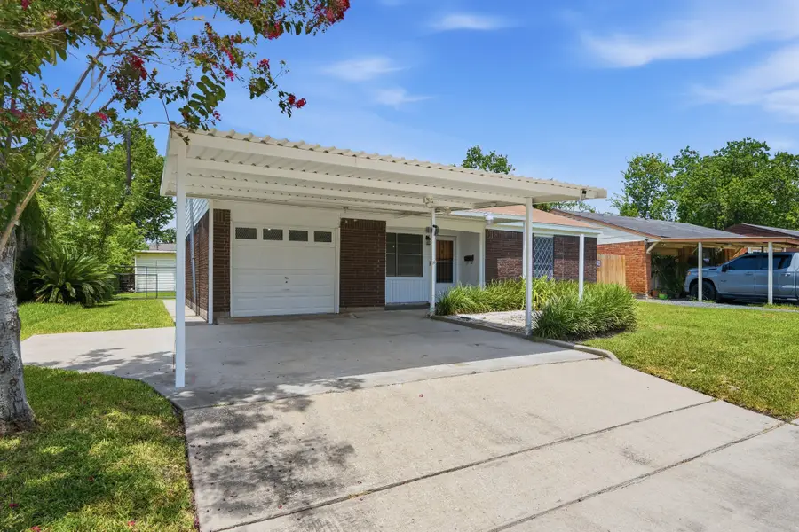 4018 Darlinghurst Drive, Houston, TX 77045 - #3