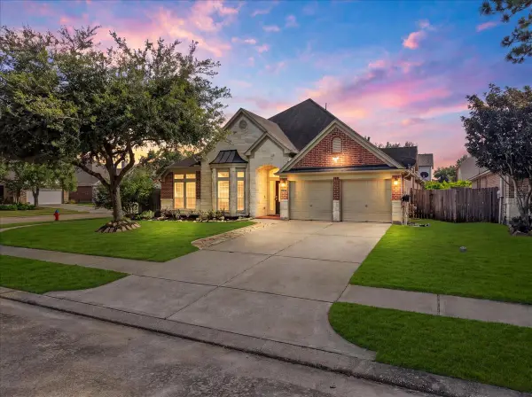 6103 Castle Peak Lane, League City, TX 77573
