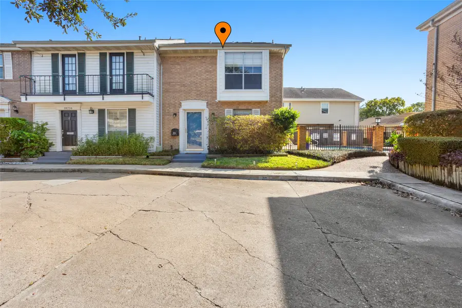 18214 Heritage Lane #8214, Nassau Bay, TX 77058 - Image #3