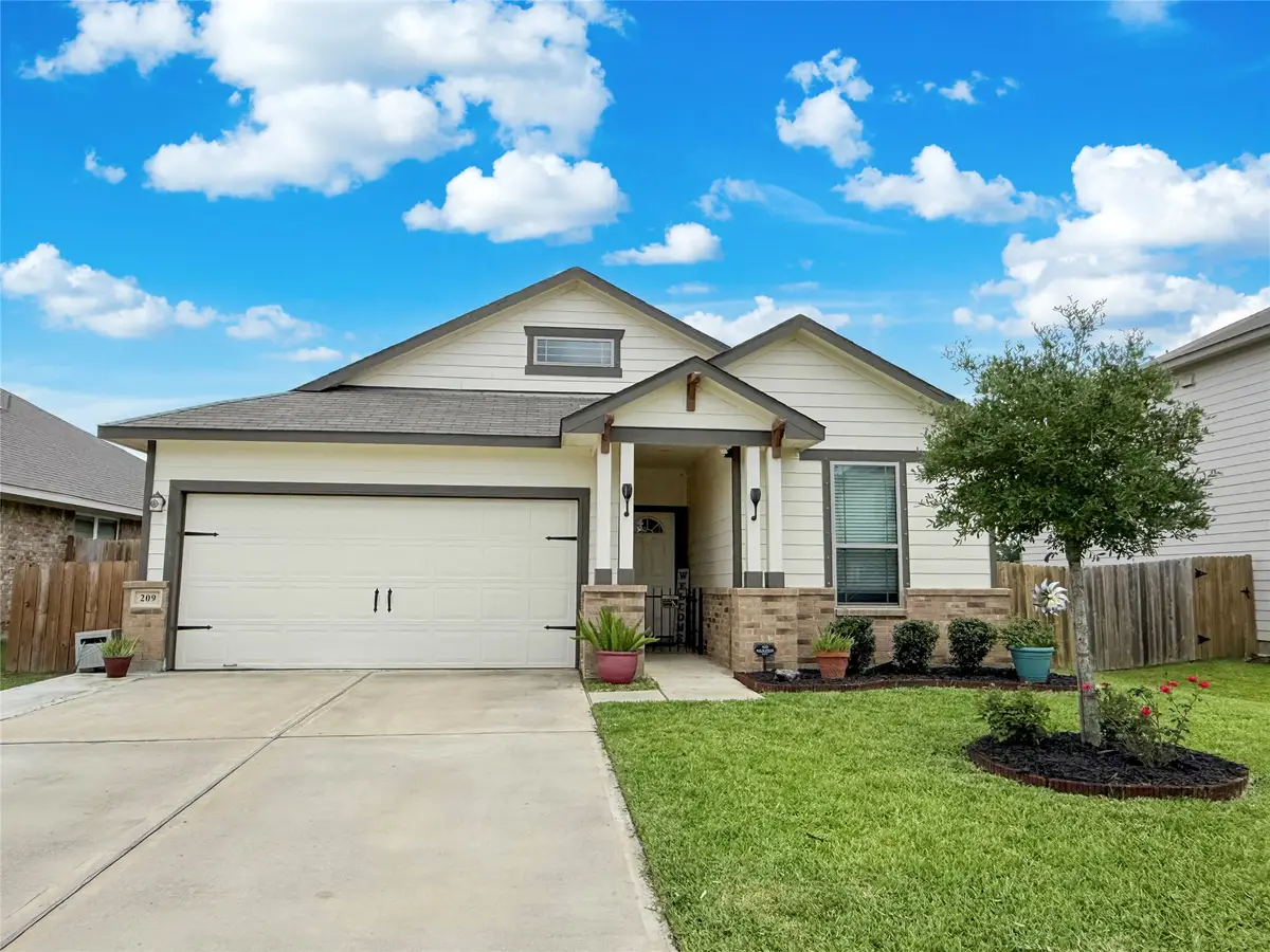 209 Bryan Way, Angleton, TX 77515 - #1