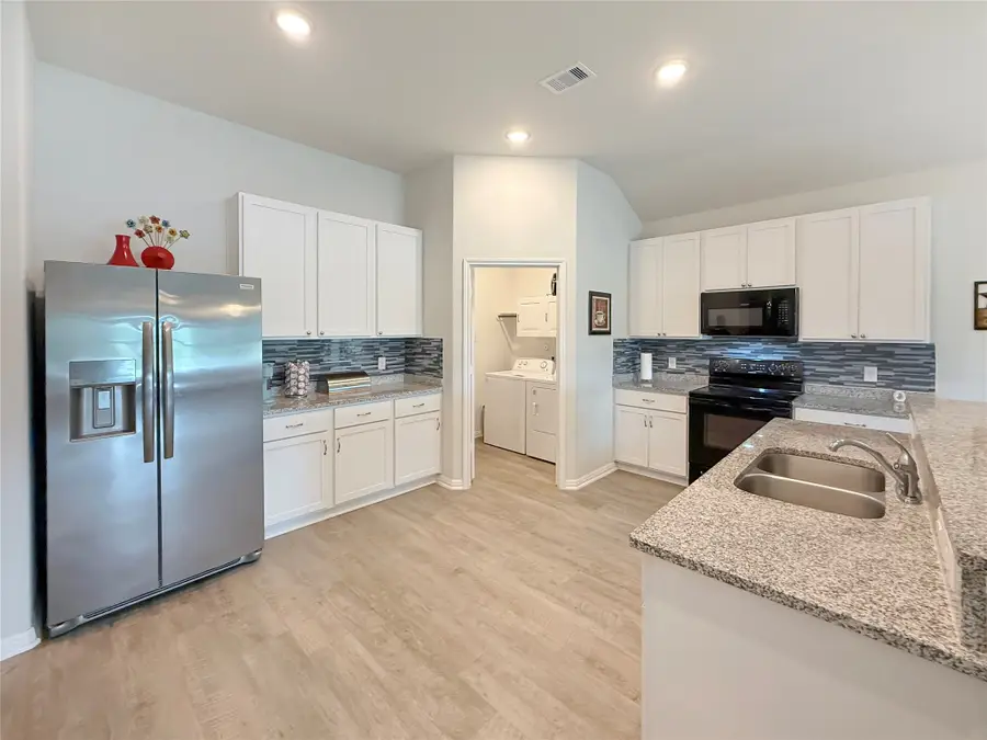 209 Bryan Way, Angleton, TX 77515 - #3