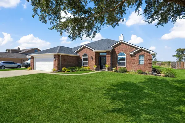 2015 Caroline Avenue, Cove, TX 77523