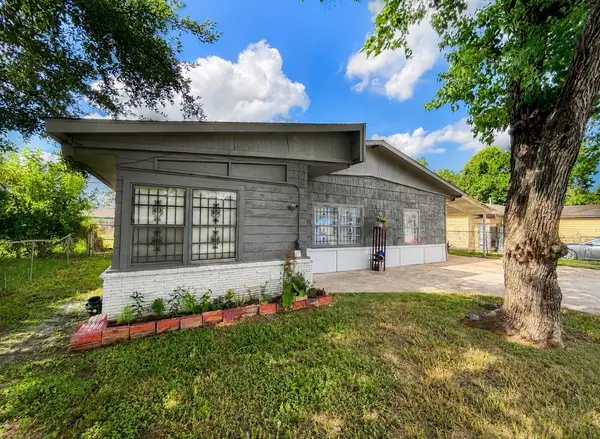 9113 Oak Knoll Lane, Houston, TX 77078