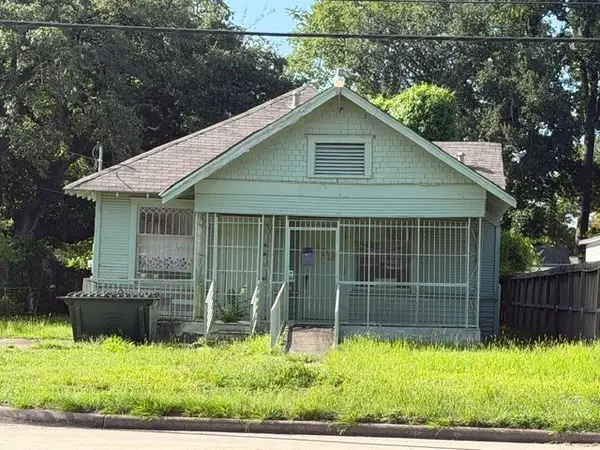 909 W Little York Road, Houston, TX 77091