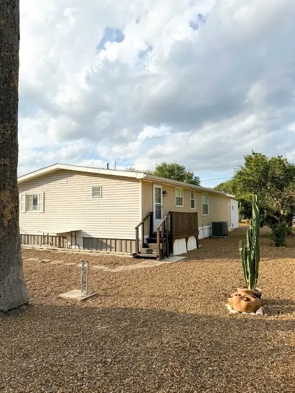 1207 Angela Drive, Mission, TX 78572