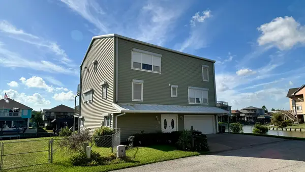 7 S Skimmer Street, La Marque, TX 77568