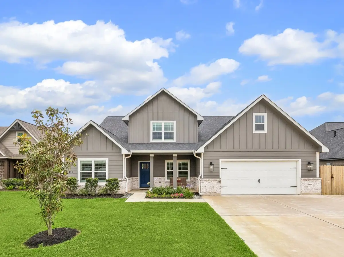 111 Creekside Lane, Lake Jackson, TX 77566 - #1