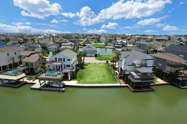 1318 Outrigger, Galveston, TX 77554