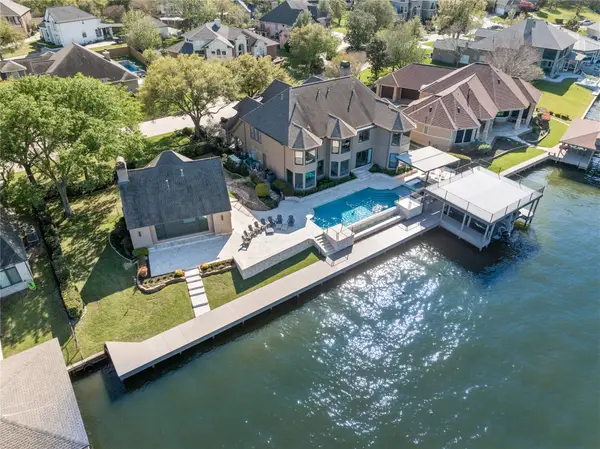 385 Edgewood Drive, Montgomery, TX 77356