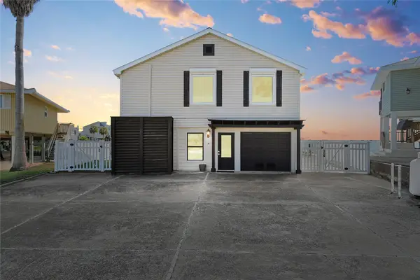 130 Tamana Drive, Tiki Island, TX 77554