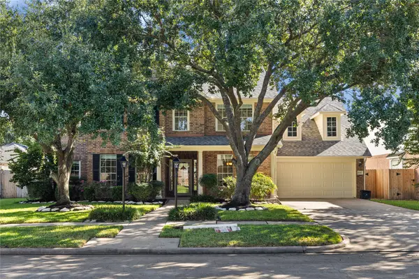 8410 Castle Pond Court, Houston, TX 77095