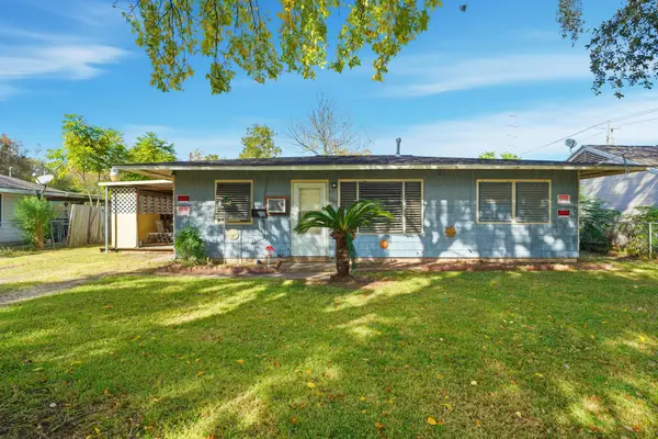 402 Bluebonnet Drive, La Marque, TX 77568