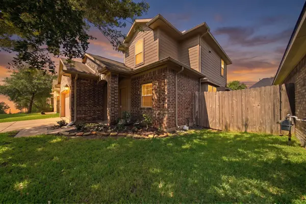 2716 Sunshade Court, Pearland, TX 77584