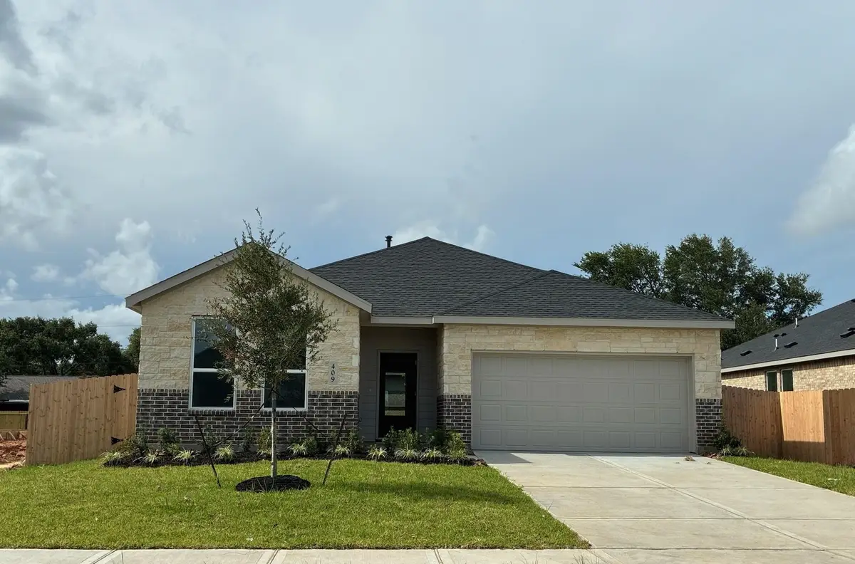 2910 Mariner Island Drive, Texas City, TX 77568 - Image #1