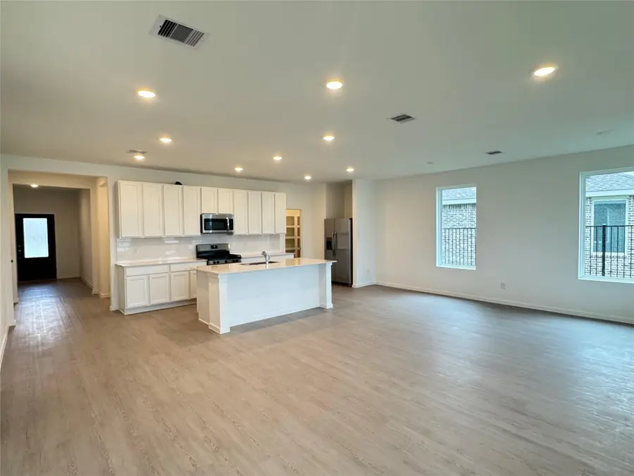 2910 Mariner Island Drive, Texas City, TX 77568 - Image #3