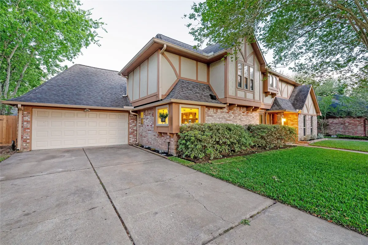 3911 Crow Valley Drive, Missouri City, TX 77459 - #1
