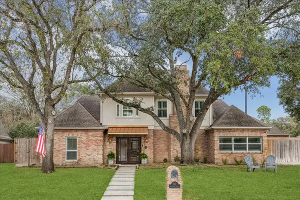 810 Silvergate Drive, Houston, TX 77079
