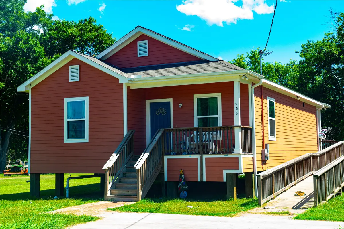 905 W Burleson Street, Wharton, TX 77488 - Image #1