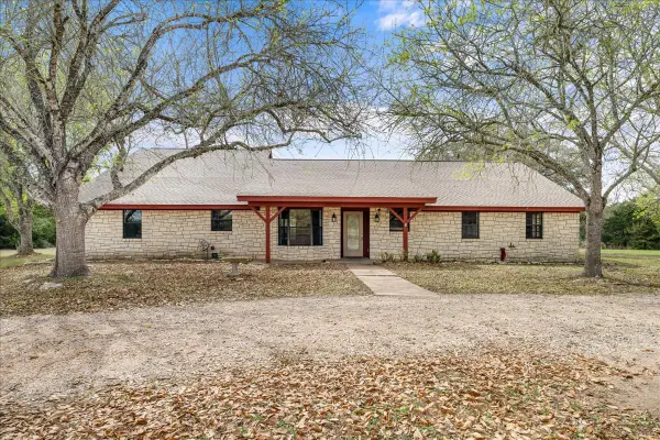 620 Panorama Road, La Grange, TX 78945