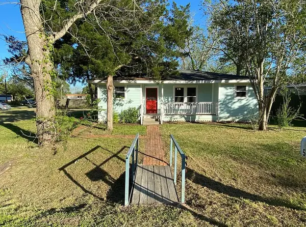 502 Chestnut Street, Brazoria, TX 77422