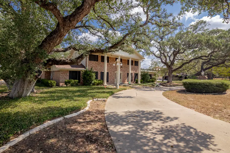 1101 Clark Street, Yoakum, TX 77995 - #2