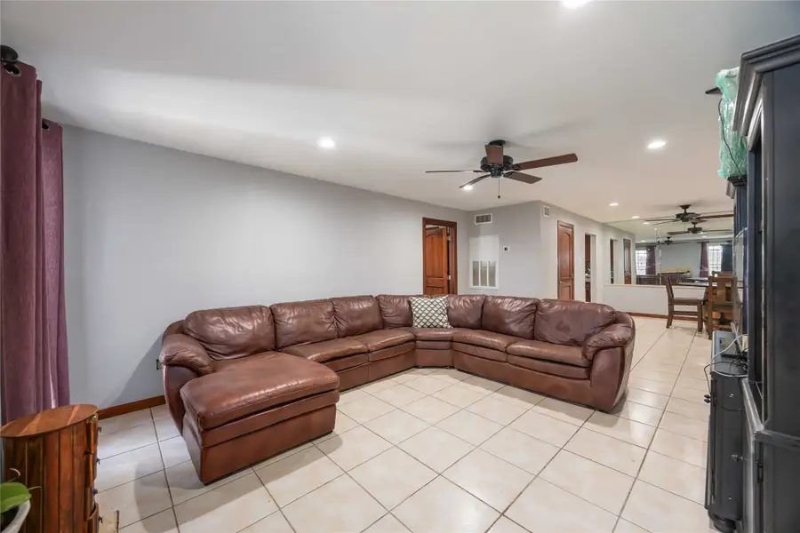 7400 Bellerive Drive #1807, Houston, TX 77036 - Image #3