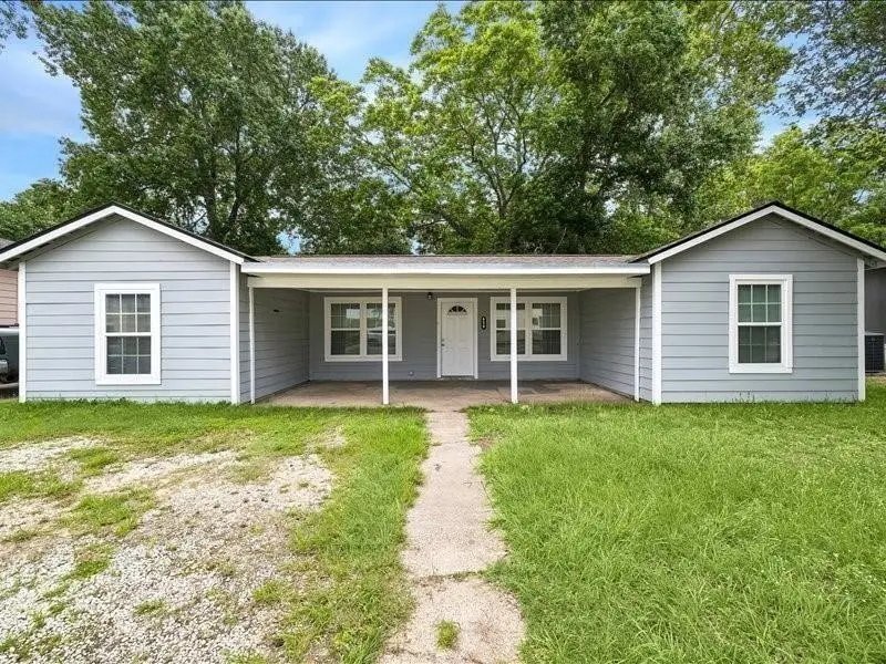 820 Texas Street, Liberty, TX 77575 - #1