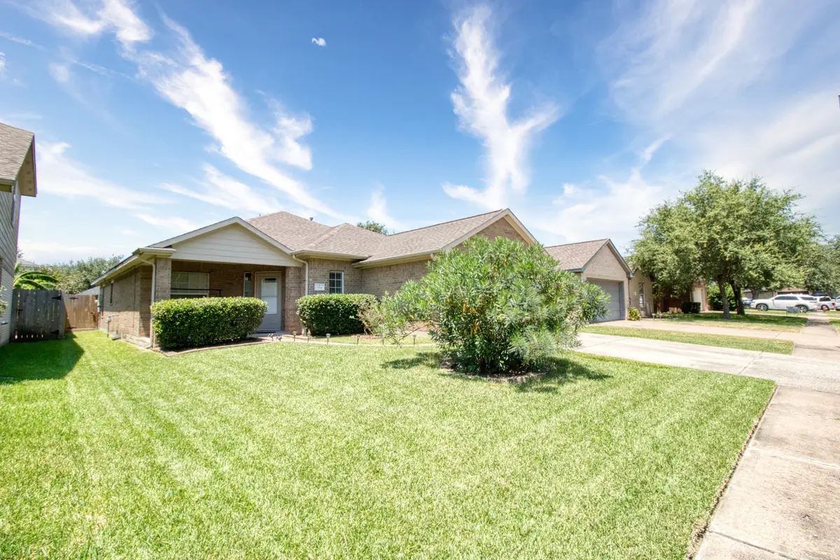 7911 Pelican Lane, Baytown, TX 77523 - #1